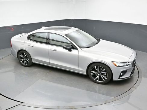 Used 2023 Volvo S60 B5 Core w/ Climate Package FWD image 18