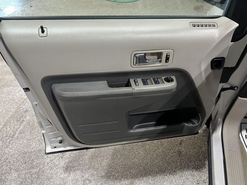 Used 2007 Ford Edge SE FWD image 16