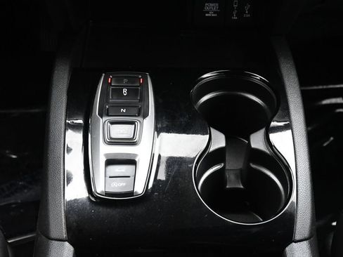 Used 2017 Honda Pilot Touring image 38