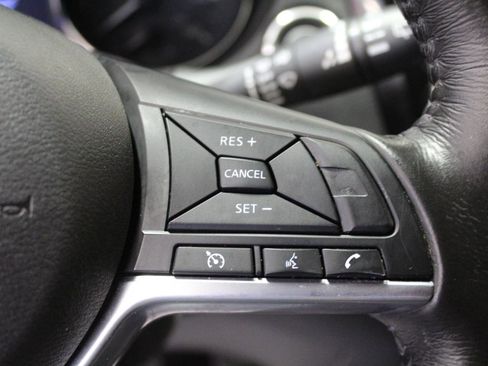 Used 2018 Nissan Rogue SV AWD/4WD image 10