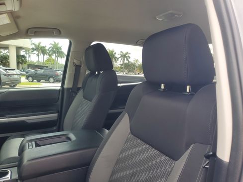 Used 2019 Toyota Tundra SR5 w/ SR5 Upgrade Package AWD/4WD image 16