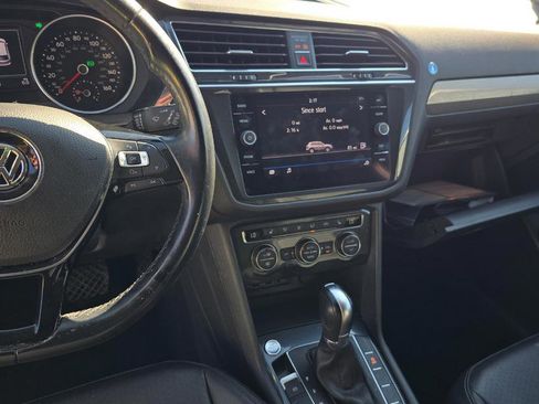 Used 2018 Volkswagen Tiguan SE image 8