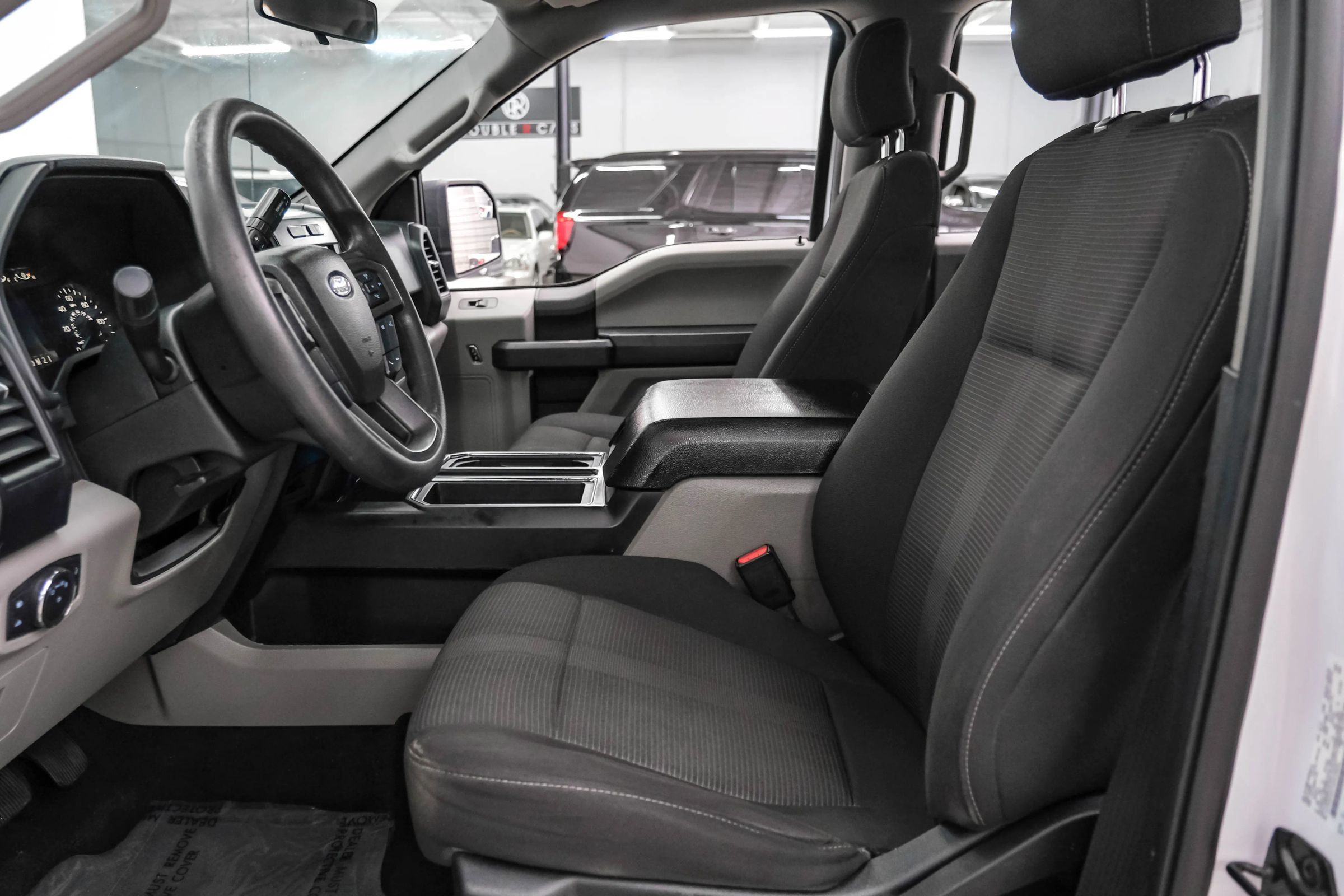 Used 2017 Ford F150 XL w/ Equipment Group 101A Mid AWD/4WD image 3