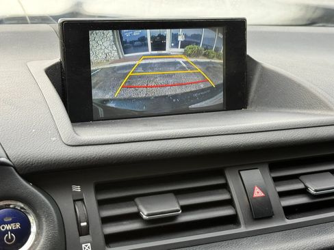 Used 2014 Lexus CT 200h FWD image 27
