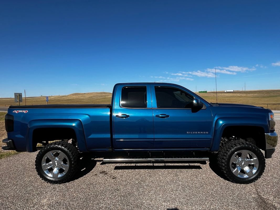 Used 2016 Chevrolet Silverado 1500 LT w/ All Star Edition AWD/4WD image 6
