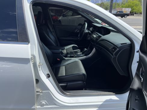 Used 2016 Honda Accord Sport image 10