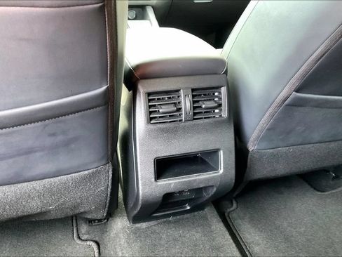 Used 2024 Mitsubishi Outlander SE AWD/4WD image 30