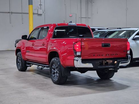 Used 2022 Toyota Tacoma SR5 RWD image 11