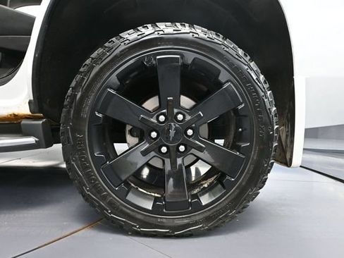 Used 2016 Chevrolet Tahoe LTZ AWD/4WD image 13