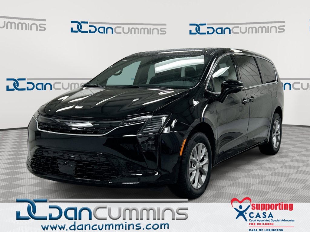 New 2027 Chrysler Pacifica Select w/ Family Tech Group AWD/4WD image 1