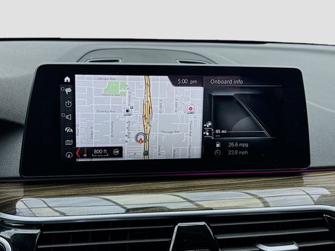 Used 2018 BMW 530e image 9