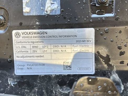 Used 2023 Volkswagen ID.4 2WD image 33