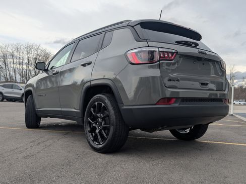 Used 2023 Jeep Compass Altitude w/ Convenience Group image 7