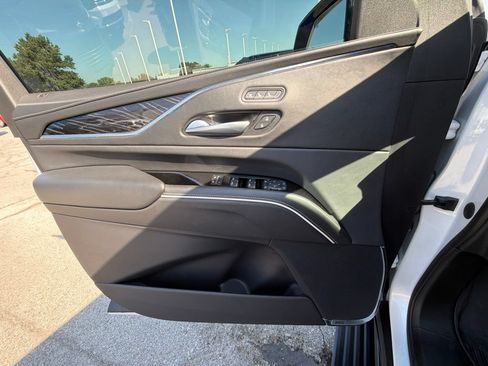 Used 2023 Cadillac Escalade Sport w/ LPO, ONYX Package AWD/4WD image 43