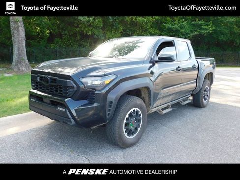 Used 2025 Toyota Tacoma TRD Off-Road AWD/4WD image 1