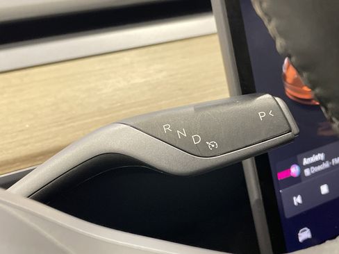 Used 2023 Tesla Model 3 Standard Range image 30