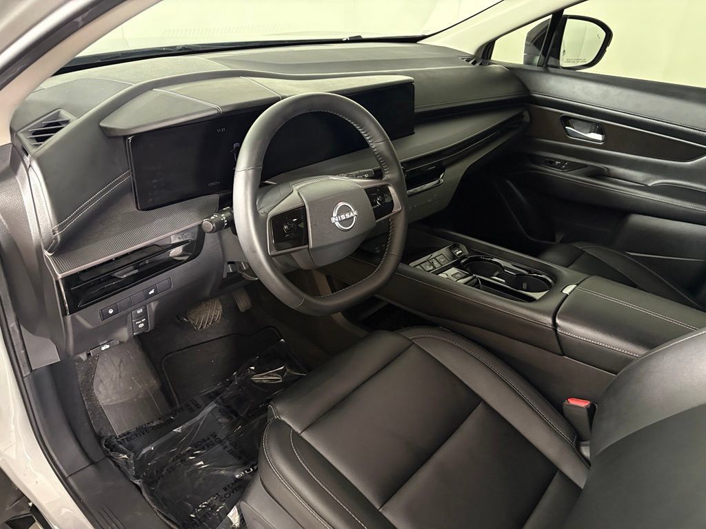 Certified 2025 Nissan Murano SV FWD image 17