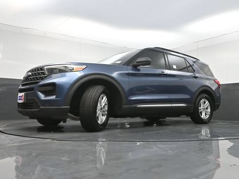 Used 2020 Ford Explorer XLT RWD image 28