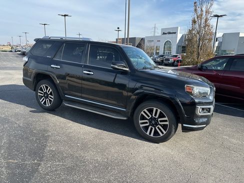 Used 2018 Toyota 4Runner SR5 image 2