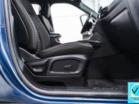 Used 2020 Ford Explorer XLT image 34