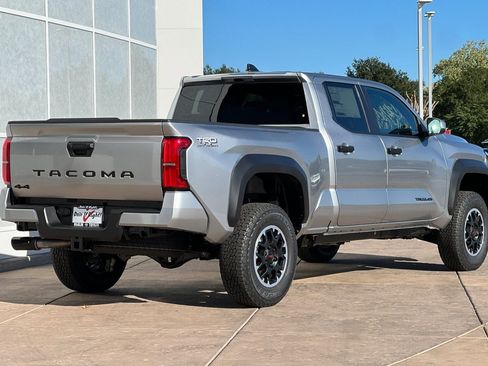 New 2025 Toyota Tacoma TRD Off-Road image 4