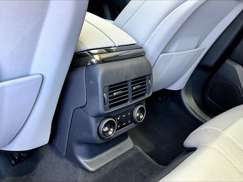 Certified 2025 Land Rover Range Rover Velar Dynamic SE AWD/4WD image 33
