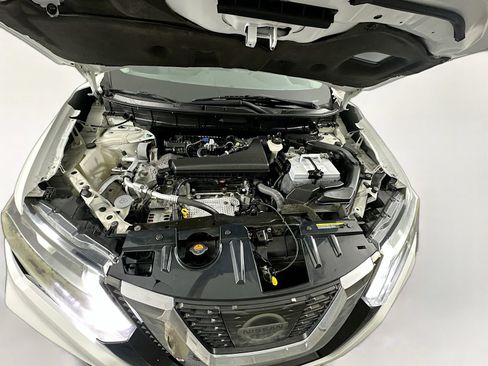 Used 2017 Nissan Rogue SV AWD/4WD image 27