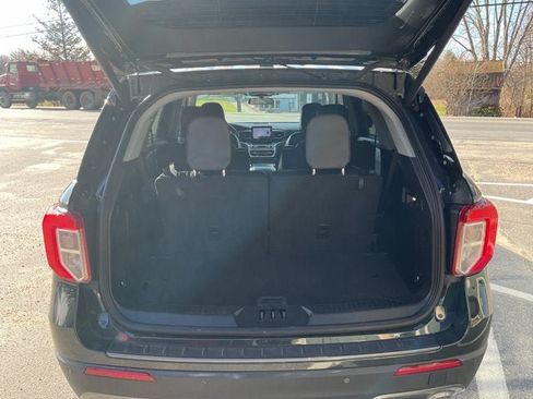 Certified 2022 Ford Explorer XLT w/ Equipment Group 202A AWD/4WD image 32
