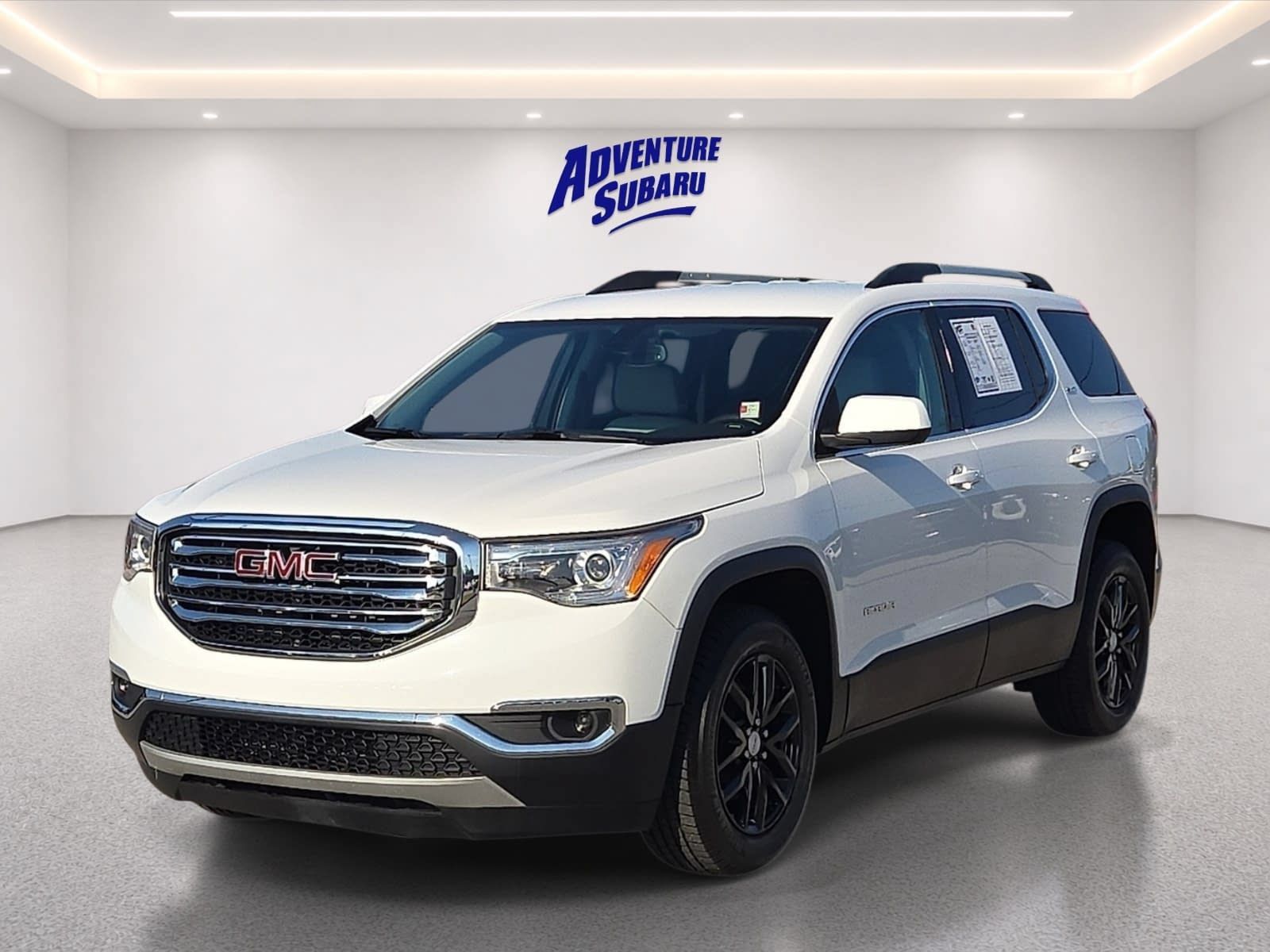 Used 2019 GMC Acadia SLT FWD image 2