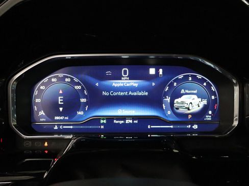 Used 2022 Chevrolet Silverado 1500 High Country w/ Technology Package image 15