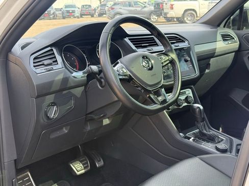 Used 2021 Volkswagen Tiguan SE R-Line w/ 3rd Row Seat Package image 7