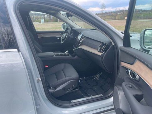 Used 2025 Volvo XC90 B6 Plus AWD/4WD image 13
