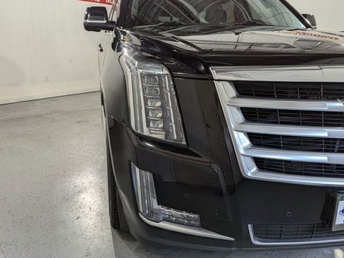 Used 2016 Cadillac Escalade Luxury image 48