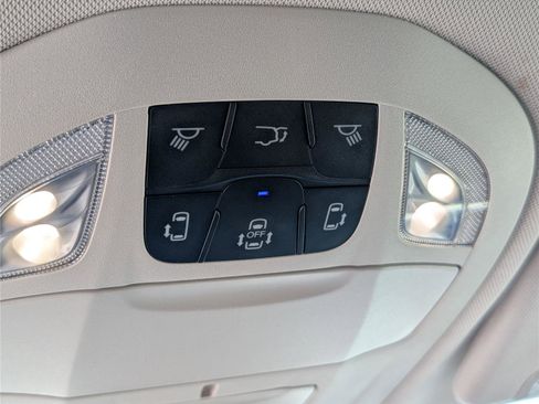 Used 2023 Chrysler Voyager LX FWD image 32