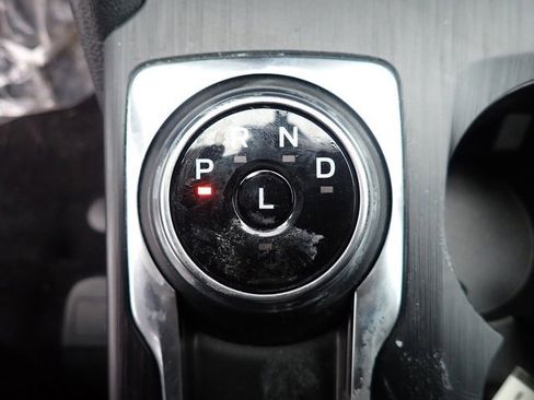 Certified 2025 Ford Escape Platinum w/ Premium Technology Package image 25