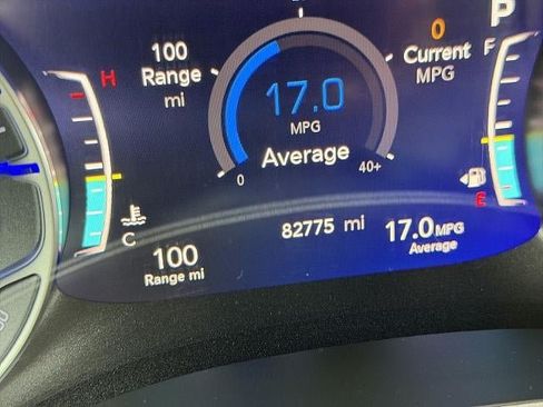 Used 2022 Chrysler Pacifica Touring-L w/ Uconnect Theater Family Group AWD/4WD image 27