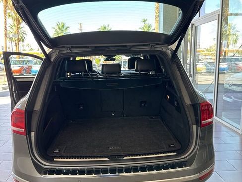 Used 2017 Volkswagen Touareg Wolfsburg Edition AWD/4WD image 11