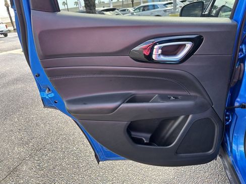 Used 2025 Jeep Compass Latitude w/ Altitude Special Edition image 15