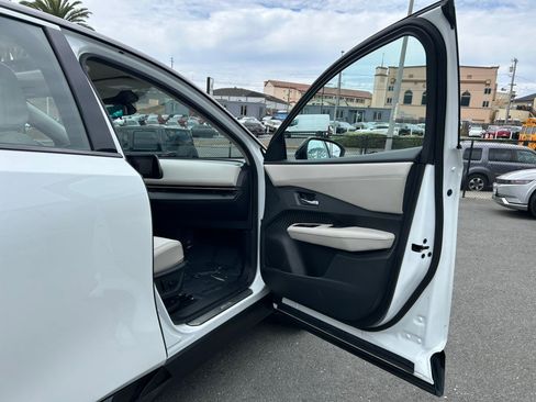 Used 2023 Nissan Ariya FWD image 44