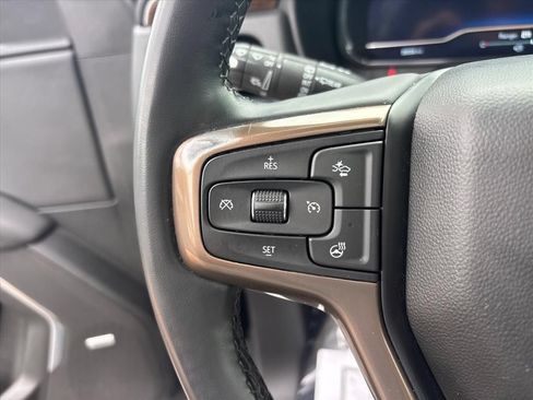 Used 2024 Chevrolet Suburban High Country AWD/4WD image 32