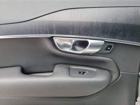 Used 2020 Volvo XC90 T6 Momentum image 14