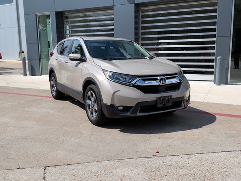 Used 2018 Honda CR-V EX image 2
