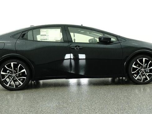New 2026 Toyota Prius Plug-In Hybrid FWD image 27