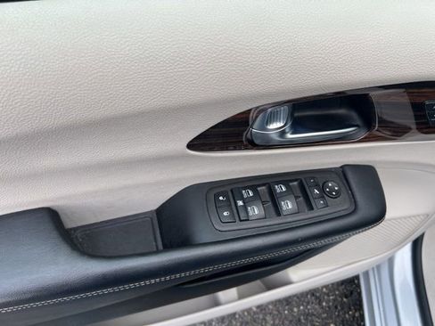 Used 2023 Chrysler Pacifica Limited image 27