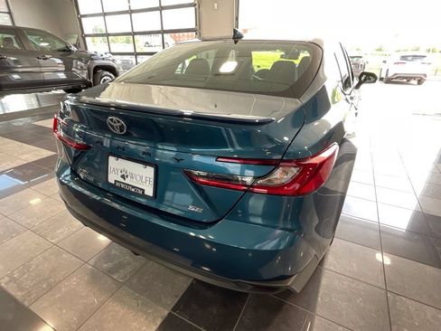 Certified 2025 Toyota Camry SE FWD image 5