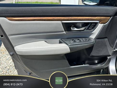 Used 2018 Honda CR-V Touring image 17