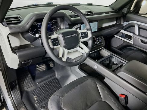 Used 2023 Land Rover Defender 110 X-Dynamic SE AWD/4WD image 9