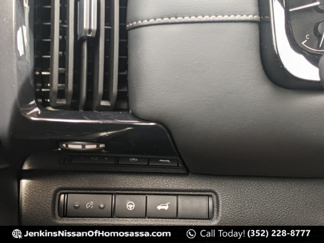 Used 2025 Nissan Pathfinder SV w/ SV Premium Package FWD image 47