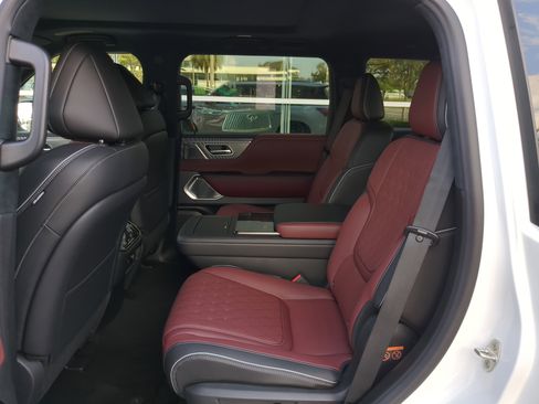 New 2026 INFINITI QX80 Autograph image 17