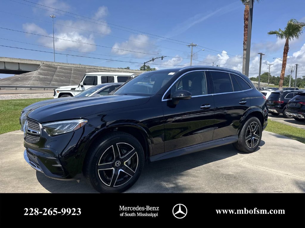 Used 2026 Mercedes-Benz GLC 300 image 1